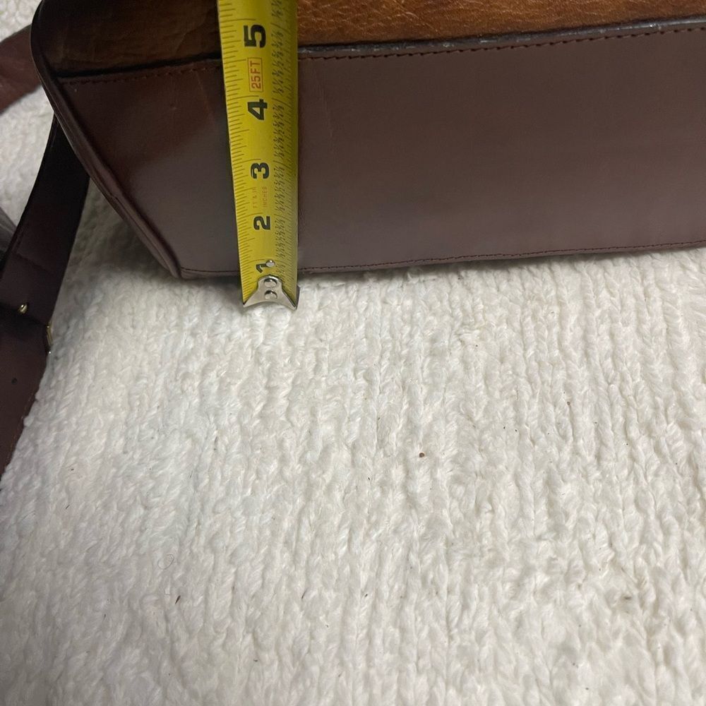 Gianni Conti Brown Leather medium Shoulder Bag with gold tone hardwares - Picture 13 of 16